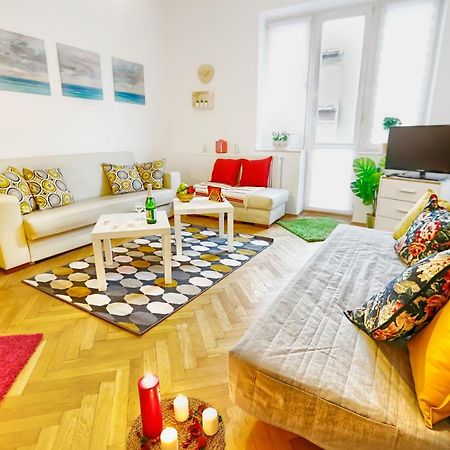 Big&Bright- Golden Apartments- Old Town كراكوفيا المظهر الخارجي الصورة