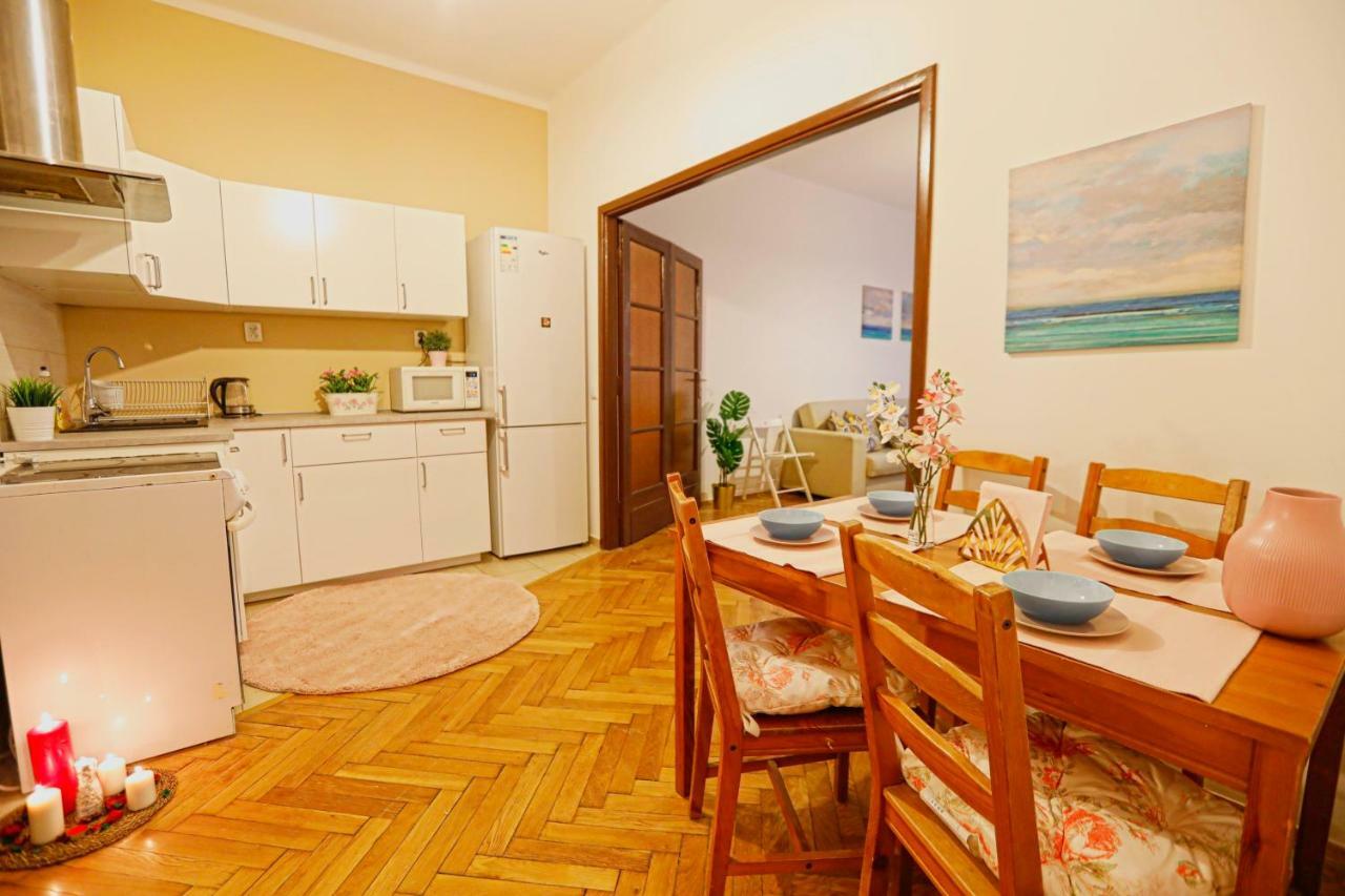 Big&Bright- Golden Apartments- Old Town كراكوفيا المظهر الخارجي الصورة