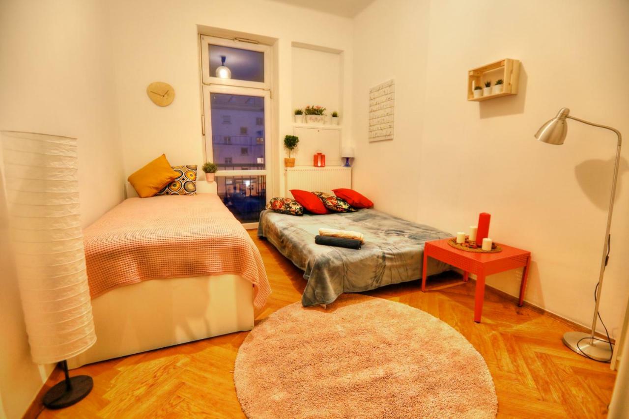 Big&Bright- Golden Apartments- Old Town كراكوفيا المظهر الخارجي الصورة